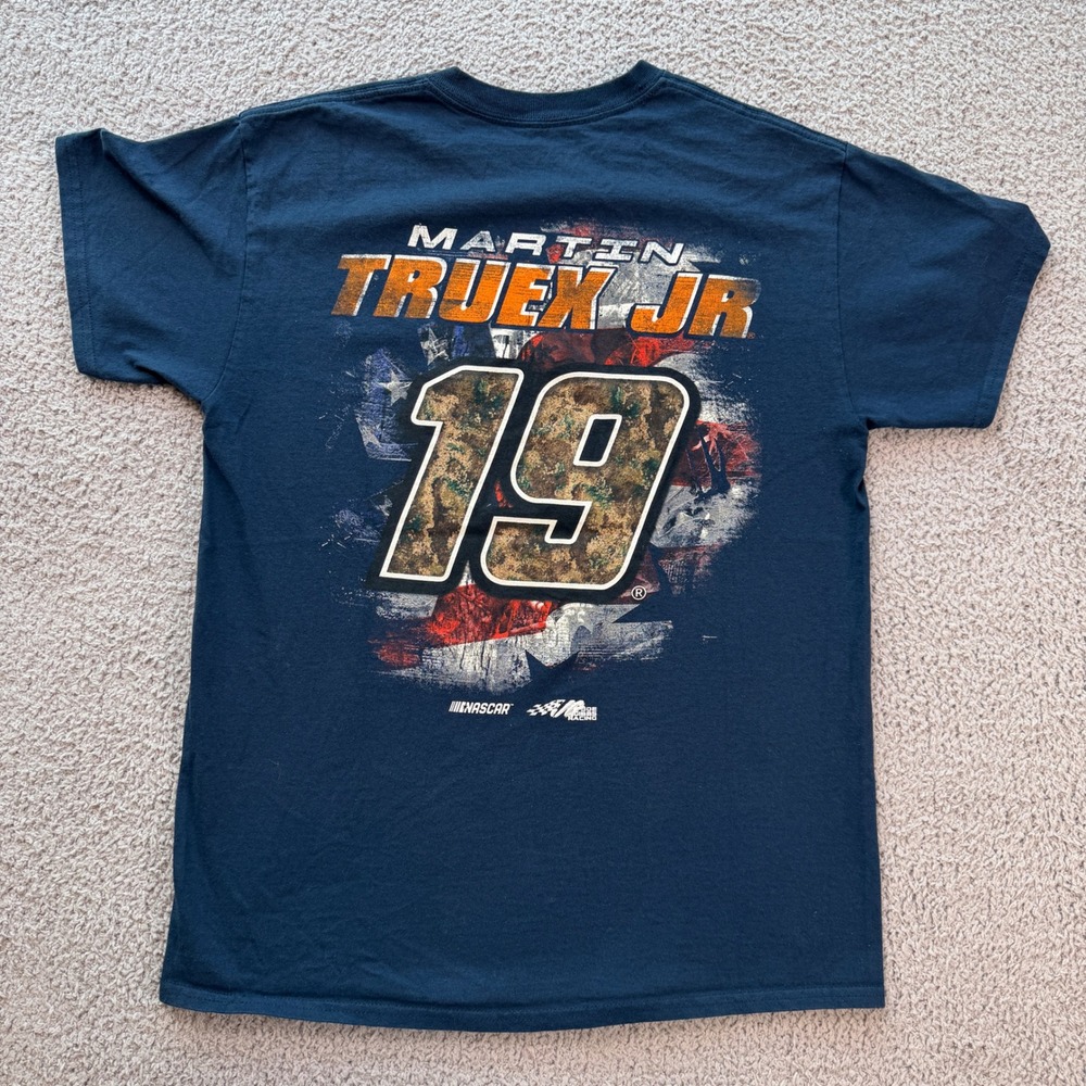 Joe Gibbs Racing Martin Truex Jr 19 NASCAR Graphic Tee Navy Blue Mens Medium